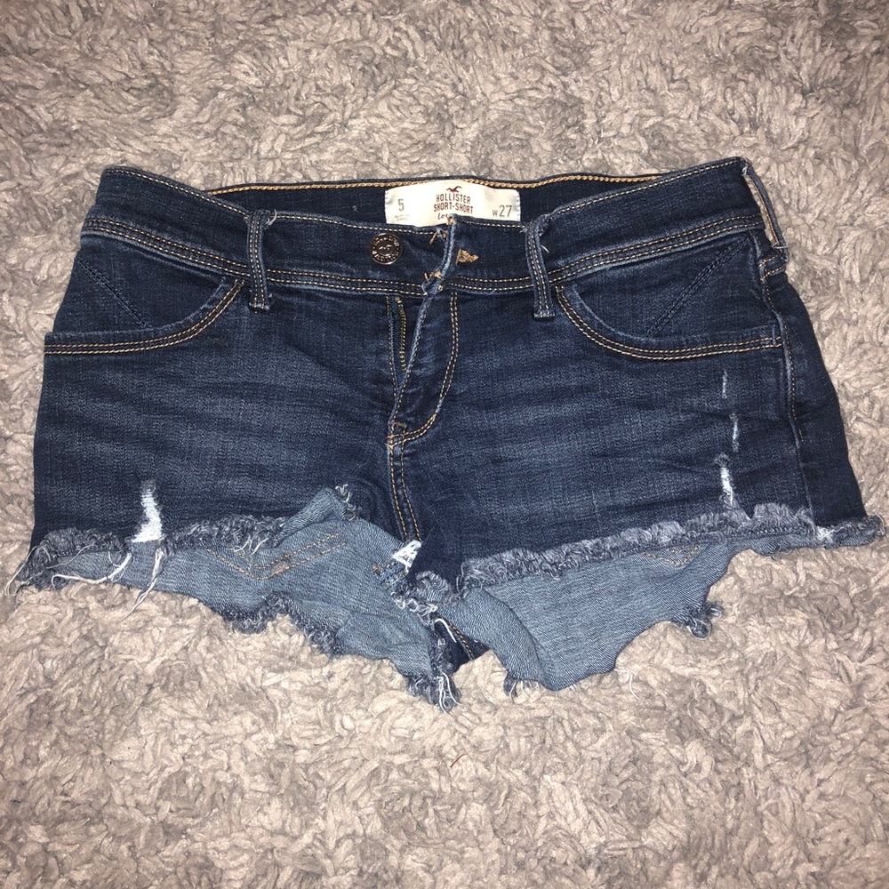 HOLLISTER LOW RISE SHORTS